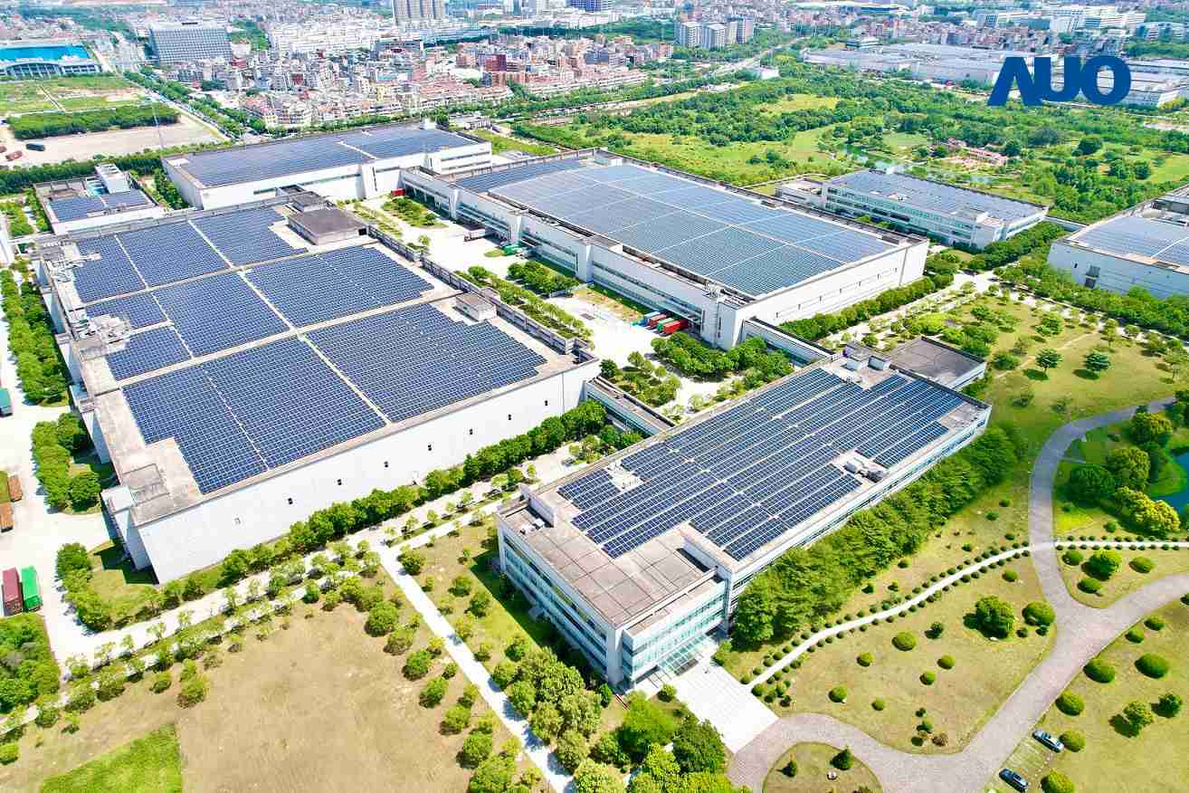 william威廉中文官网厦门推动智能制造同时，，透过绿电创能纵深推进绿色转型，，厂区全屋顶铺设太阳能光伏板，，，每年太阳能发电 2,600多万度